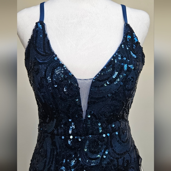 Long maxi Dress - Picture 6 of 7